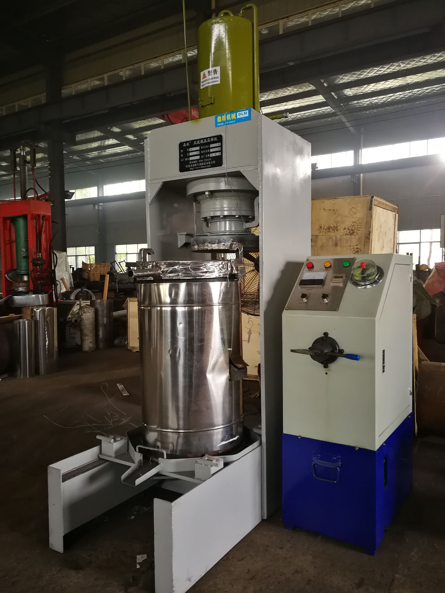 不銹鋼超高壓立式液壓壓榨機，果汁壓榨機，果渣壓榨機，藥材壓榨，油渣處理，白土壓榨